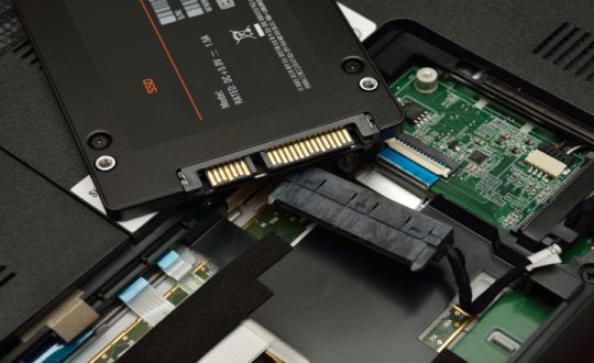 SSD چیست؟ بررسی کامل این فناوری ذخیره‌سازی